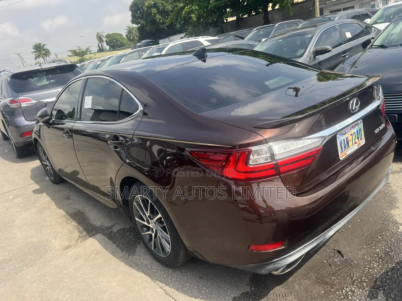 Lexus ES 2016 Brown