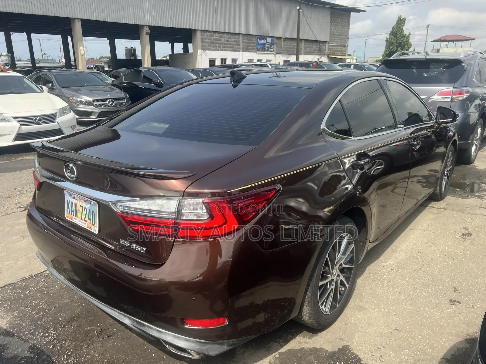 Lexus ES 2016 Brown