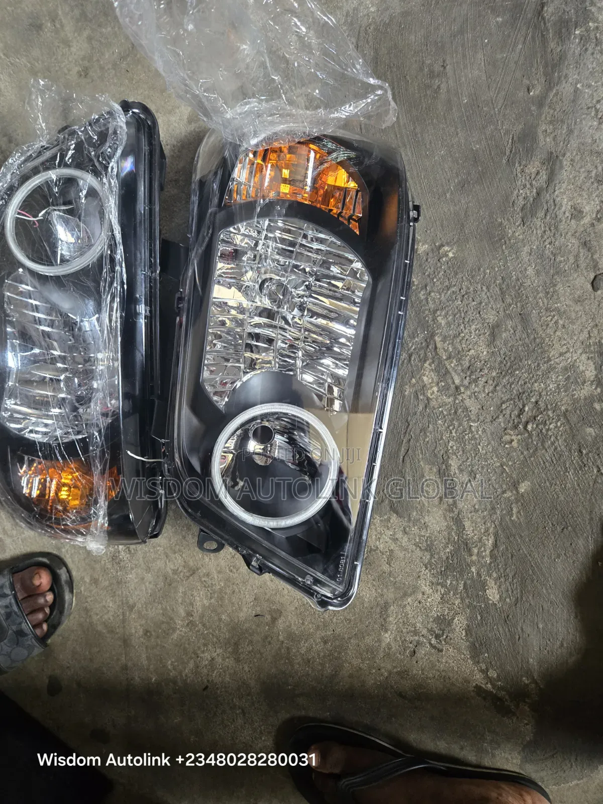 Headlights for Toyota Highlander 2004/2007 Custom Design Available