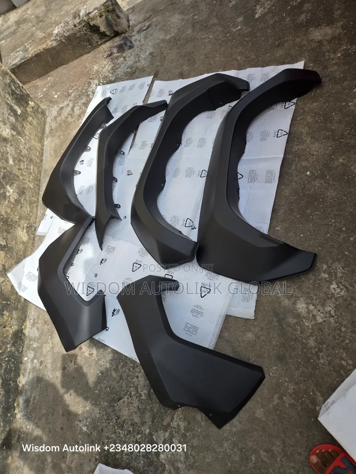 Complete Side Padded or Flares for Toyota Hilux 2024/2026 Gr Sports