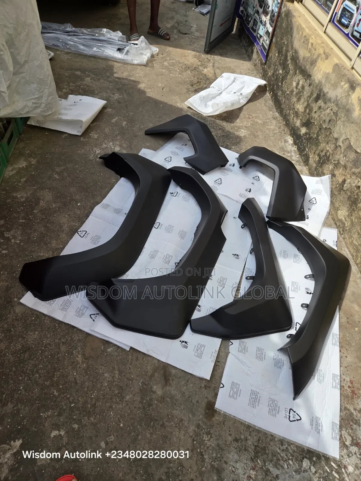 Complete Side Padded or Flares for Toyota Hilux 2024/2026 Gr Sports