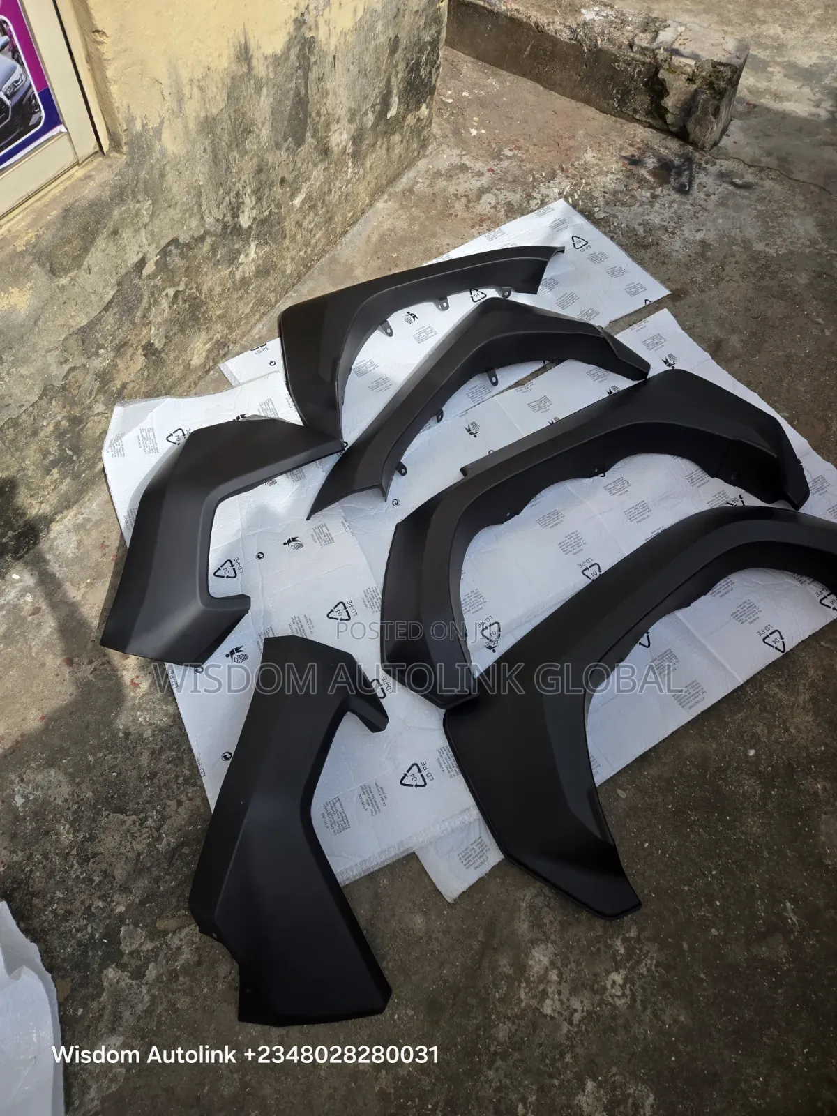 Complete Side Padded or Flares for Toyota Hilux 2024/2026 Gr Sports