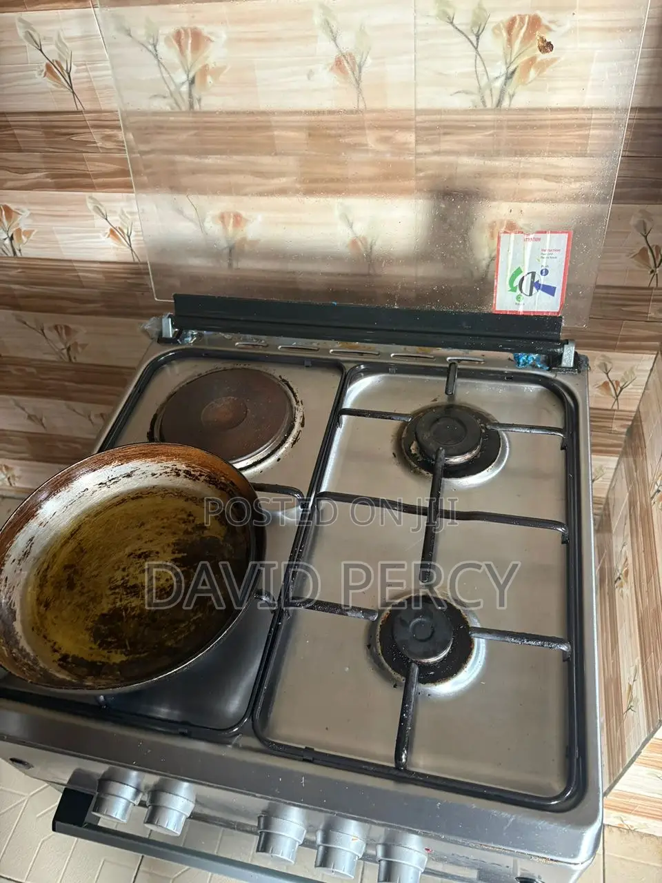 Maci Gas Cooker With Hot Plate