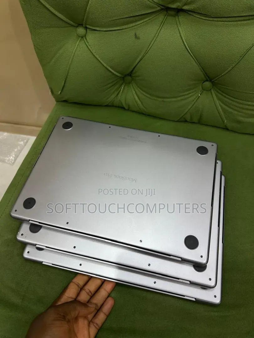 Laptop Apple MacBook Pro 2021 M1 16GB Apple M1 Pro SSD 512GB