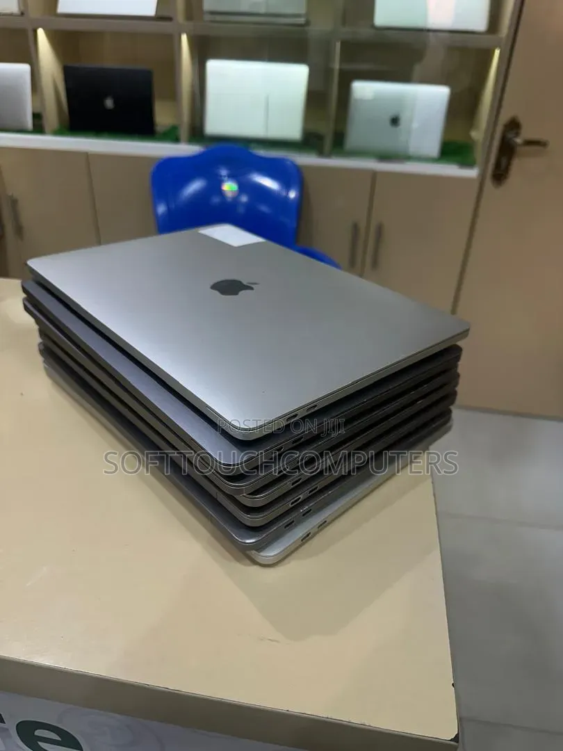 Laptop Apple MacBook Pro 2017 16GB Intel Core i7 SSD 256GB