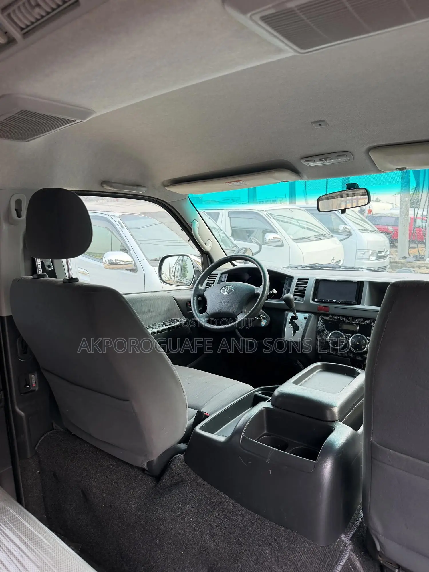 Toyota HiAce 2013 Black