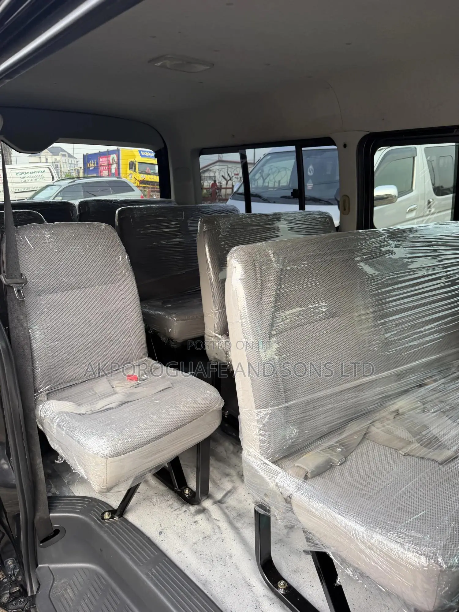 Toyota HiAce 2013 Black