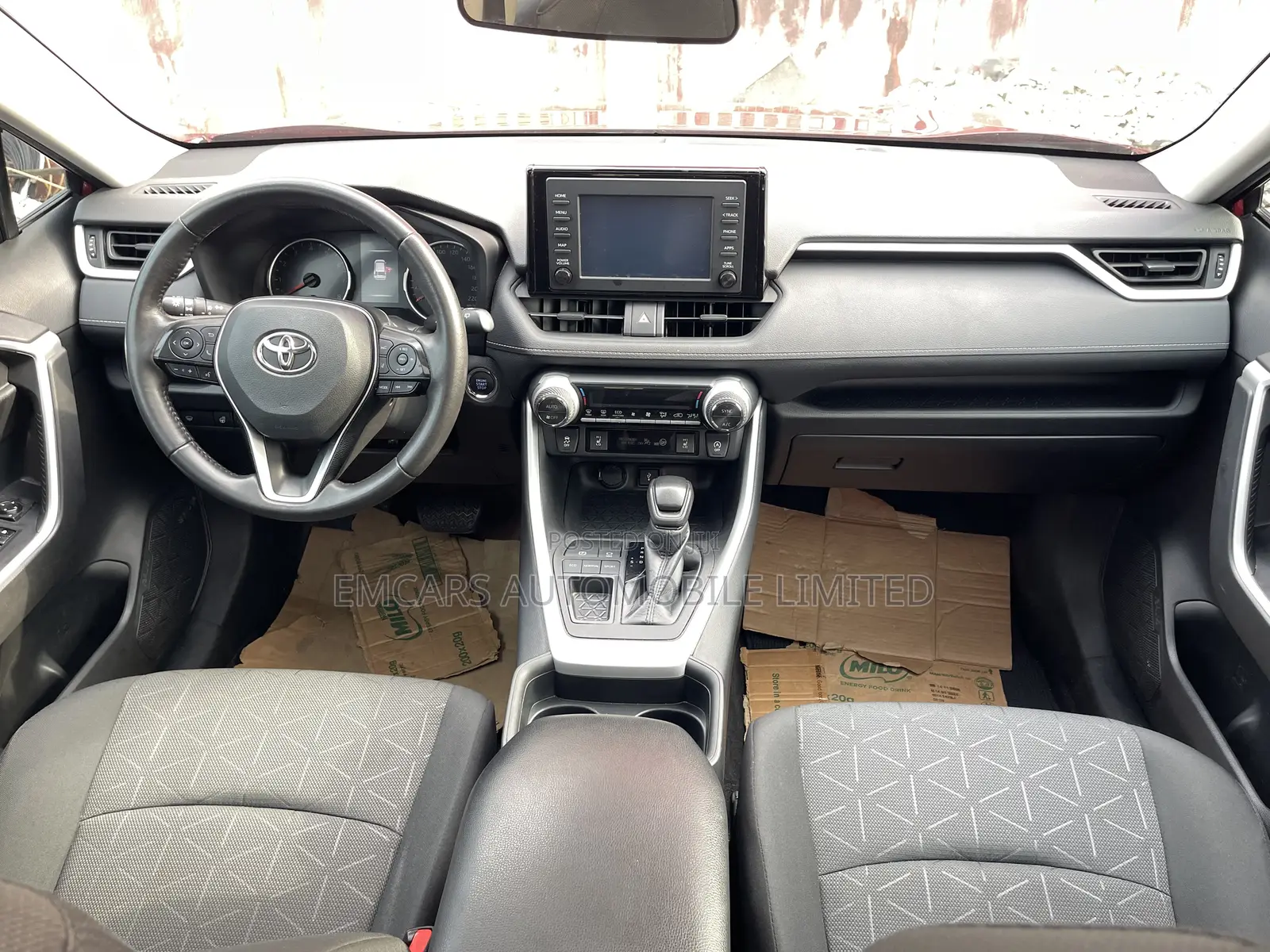 Toyota RAV4 XLE 2021 Red