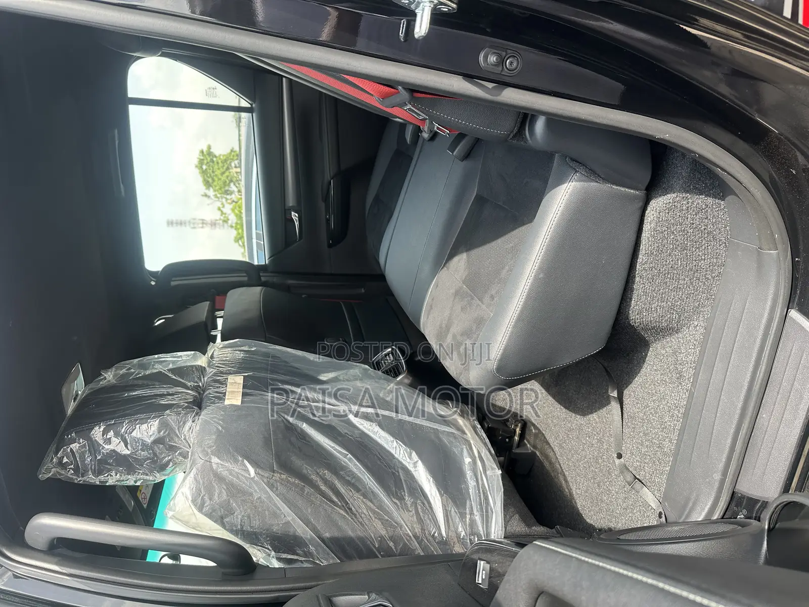 New Toyota Hilux 2025 Black