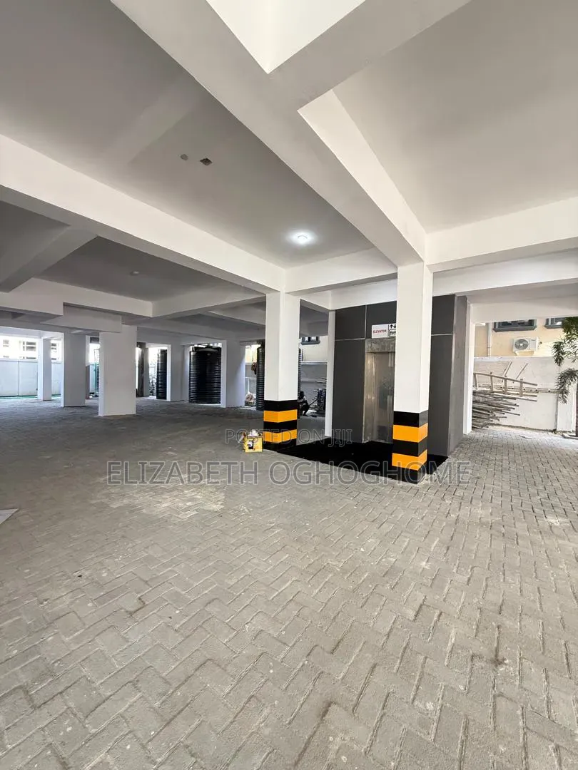 2bdrm Apartment in Lekki Phase 1 for sale