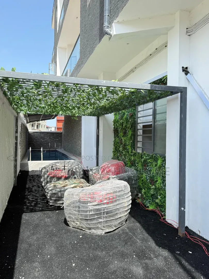 2bdrm Apartment in Lekki Phase 1 for sale