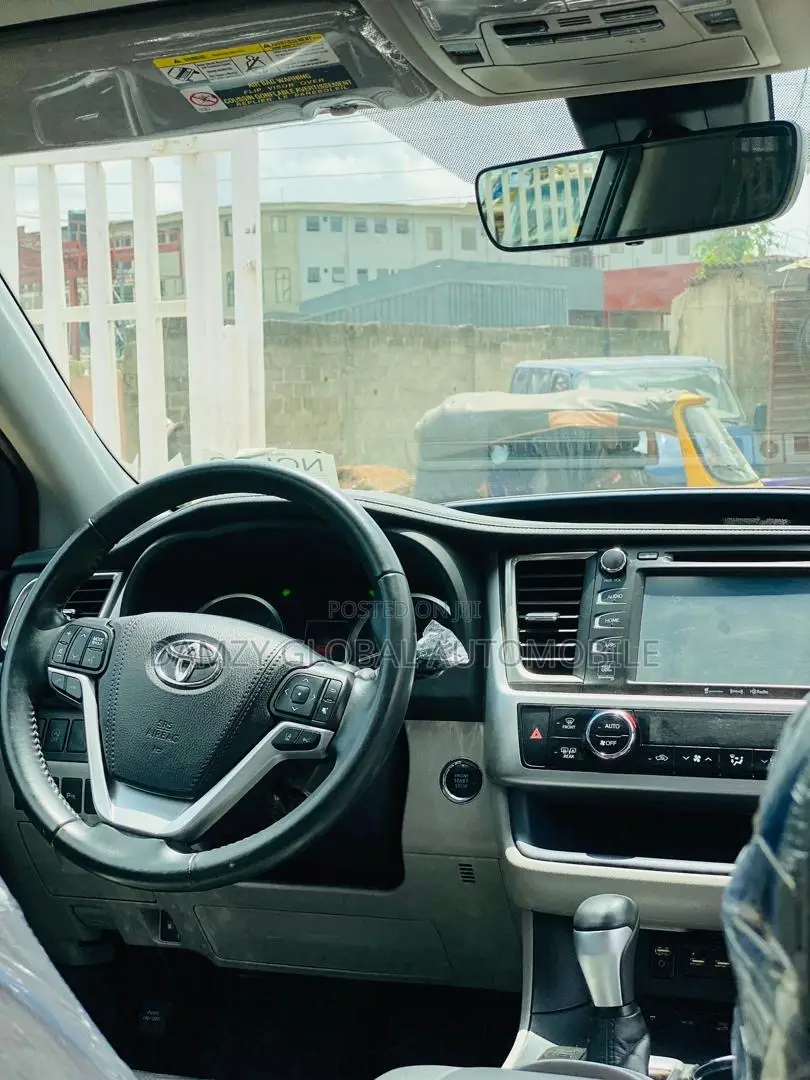 Toyota Highlander 2019 White