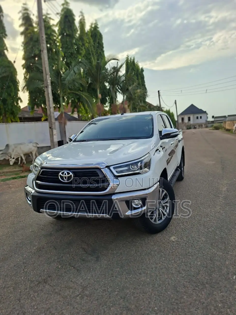 Toyota Hilux 2021 White