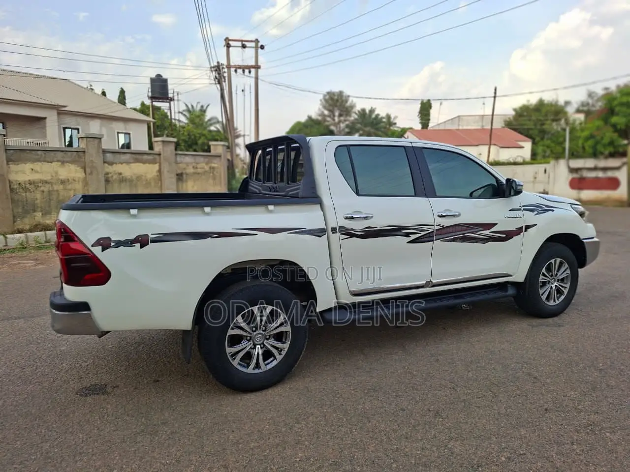 Toyota Hilux 2021 White