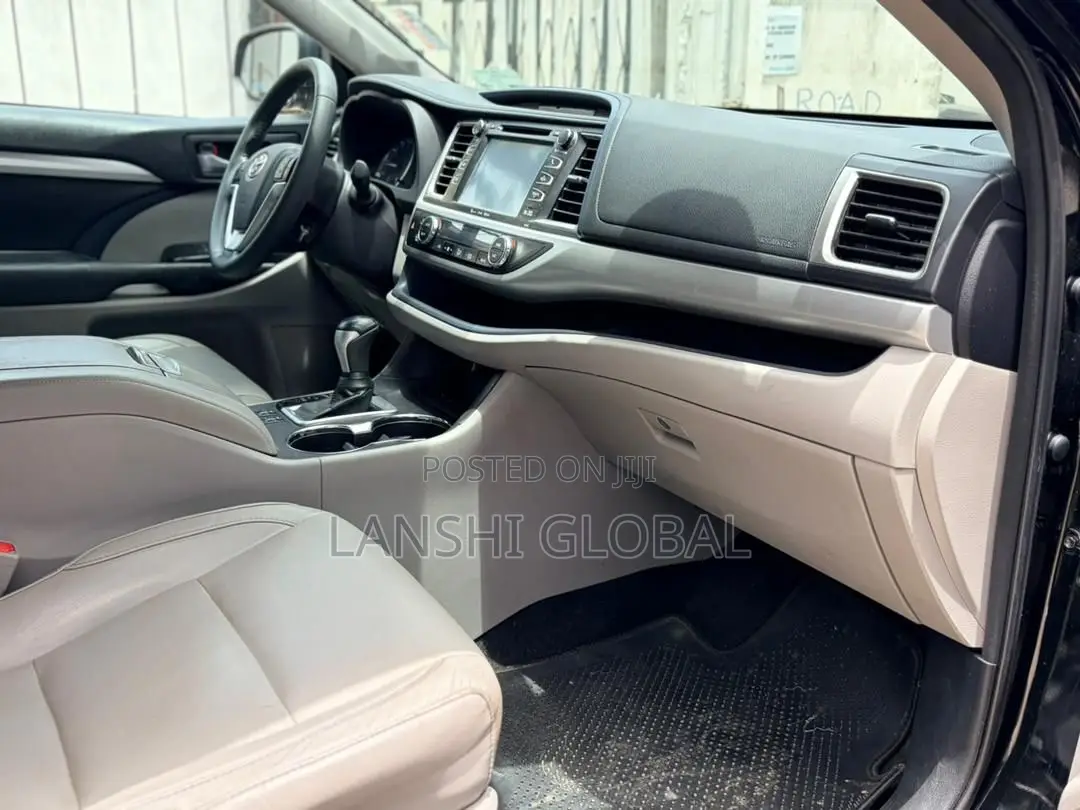 Toyota Highlander XLE V6 4x2 (3.5L 6cyl 6A) 2016 Black
