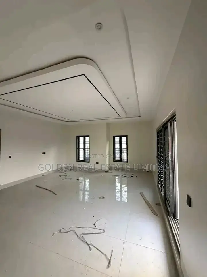 5bdrm Duplex in Asokoro for sale