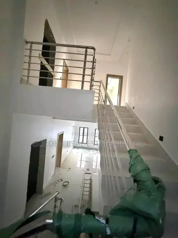 5bdrm Duplex in Asokoro for sale