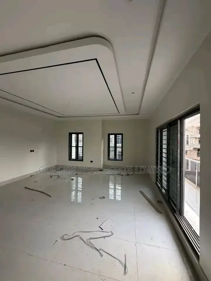 5bdrm Duplex in Asokoro for sale