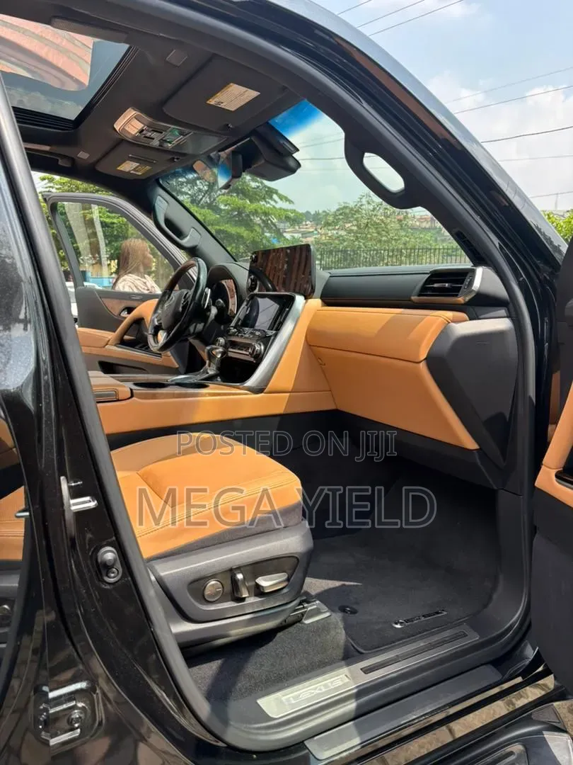 Lexus LX 600 2022 Black