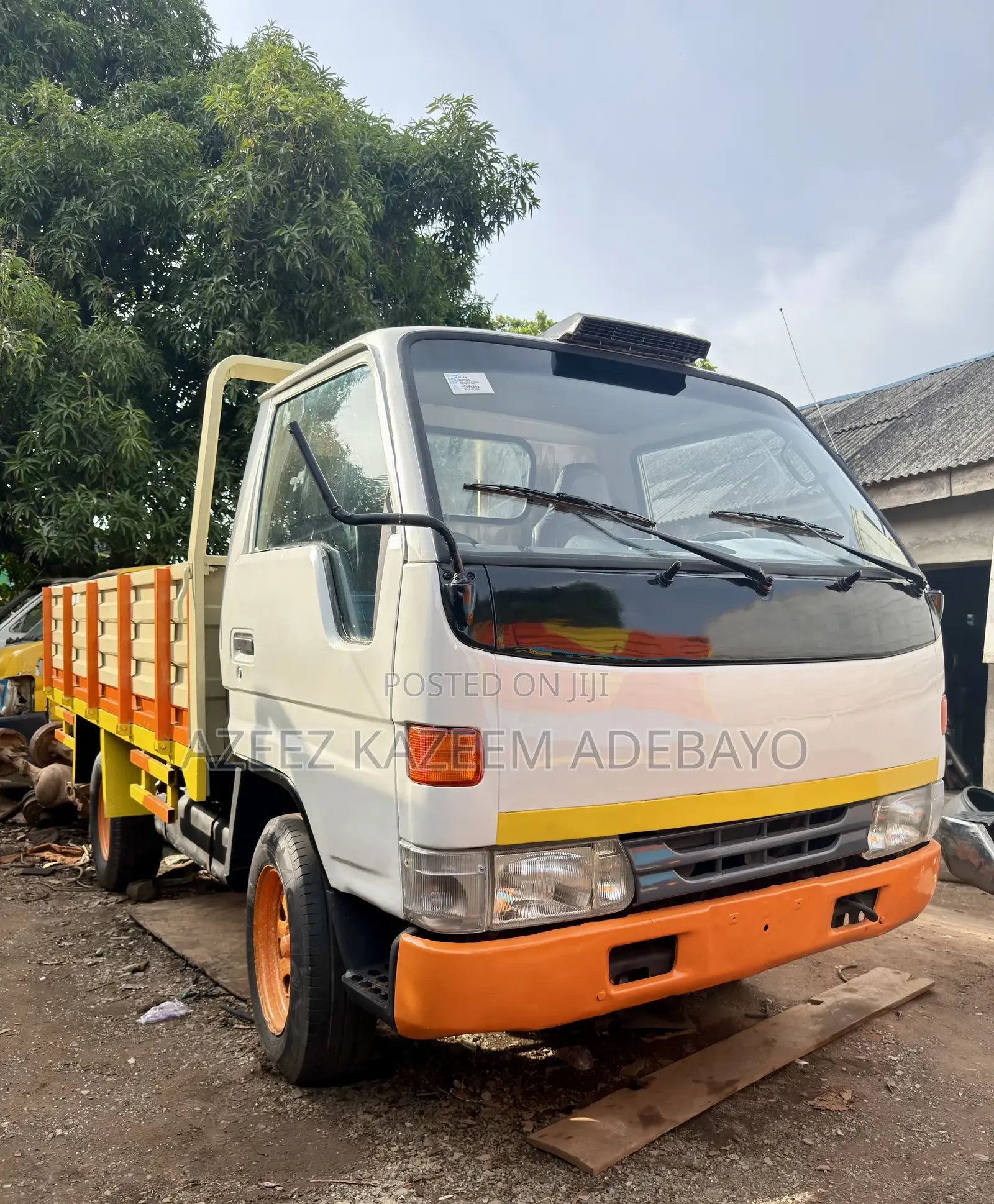 Toyota Dyna 150 Direct Hand 3 Drop Side Bucket