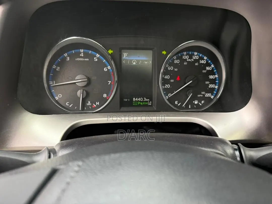 Toyota RAV4 Limited AWD (2.5L 4cyl 6A) 2017 Black