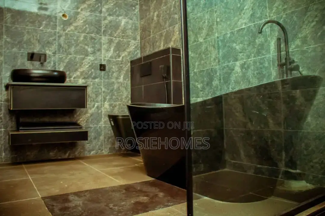 4bdrm Duplex in View Estate for sale