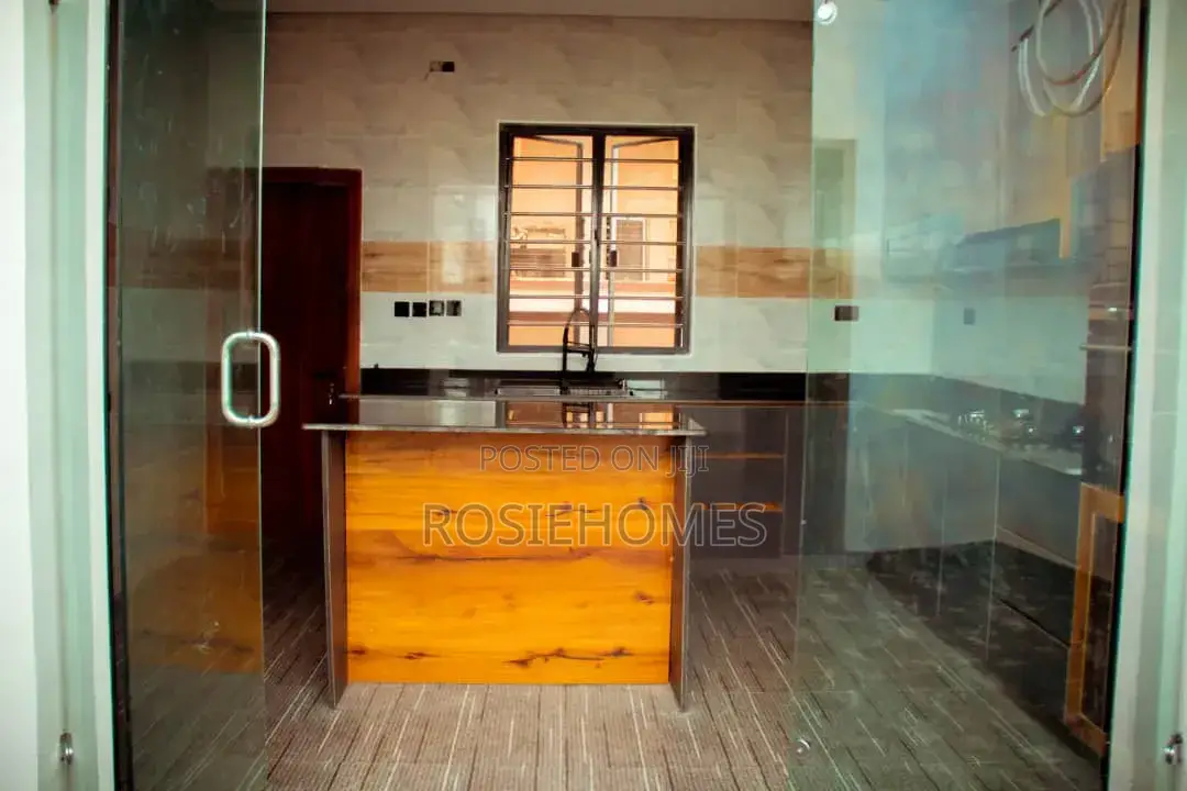 4bdrm Duplex in View Estate for sale
