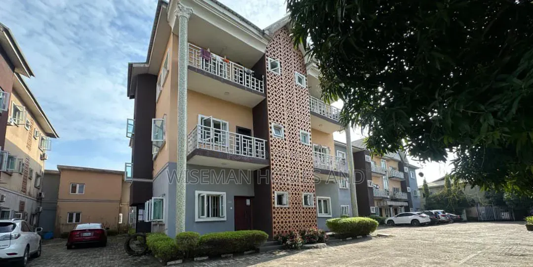 3bdrm Apartment in Vgc Axis Lekki for rent
