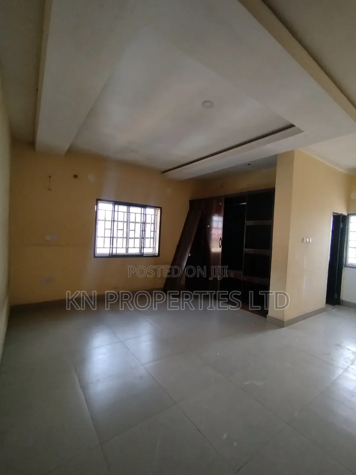 3bdrm Block of Flats in Area 1 for rent