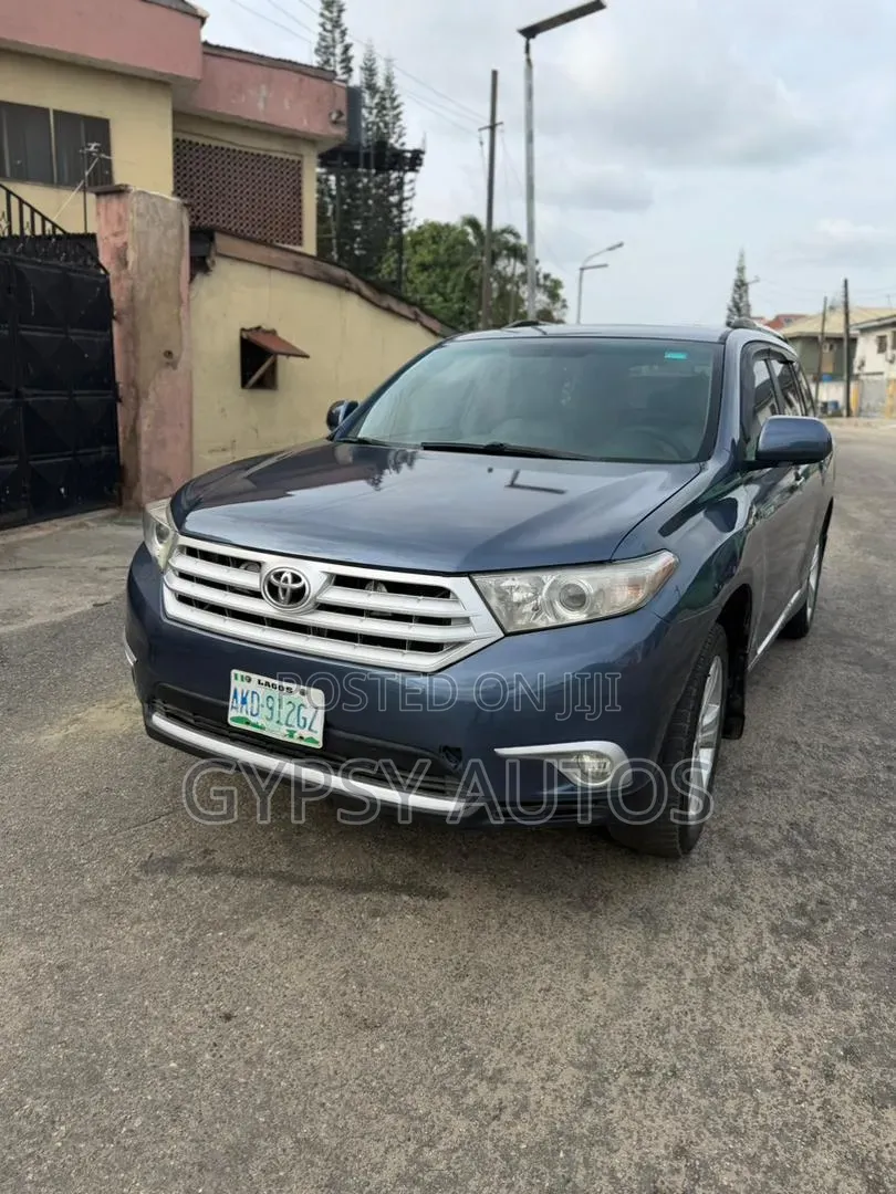 Toyota Highlander Limited 3.5l 4WD 2013 Blue