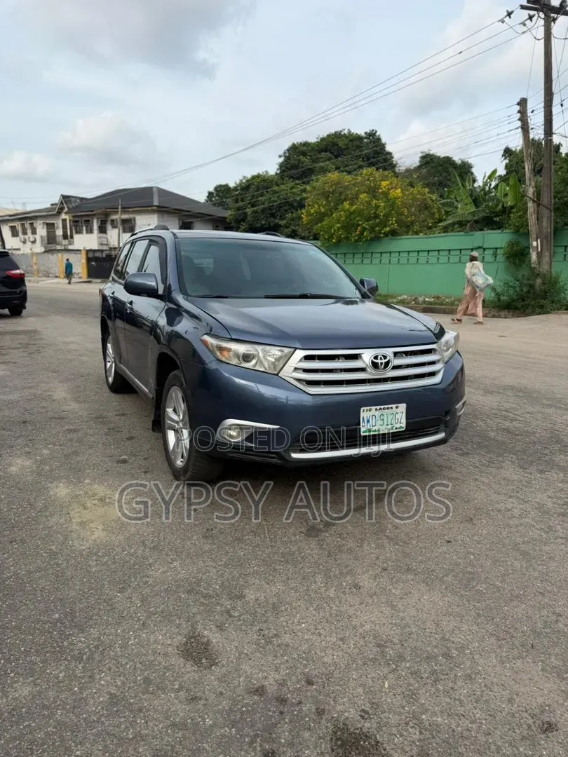 Toyota Highlander Limited 3.5l 4WD 2013 Blue