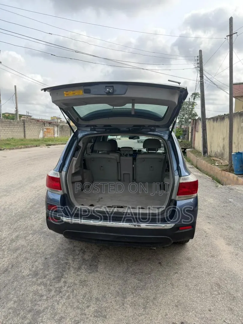 Toyota Highlander Limited 3.5l 4WD 2013 Blue