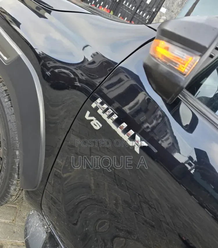 Toyota Hilux 2021 Black