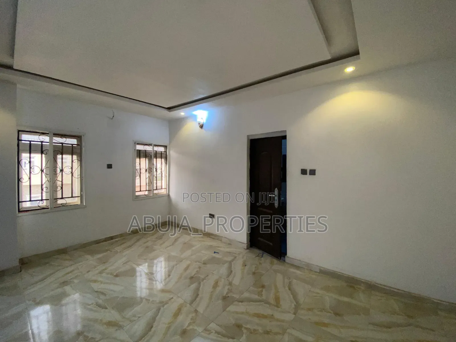 4bdrm Duplex in In An Estate Close, Idu for rent