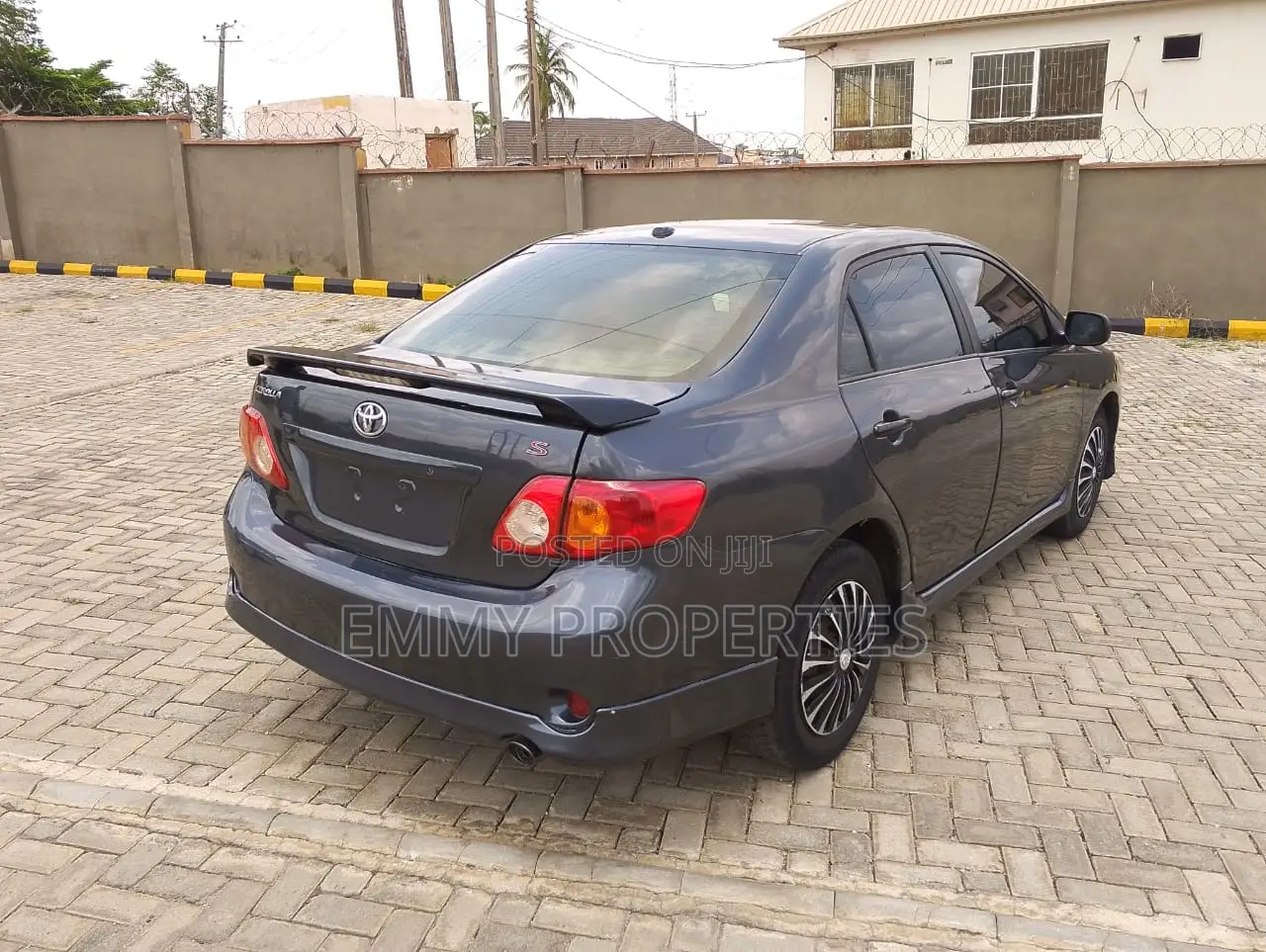 Toyota Corolla S 4dr Sedan (1.8L 4cyl 4A) 2010 Gray