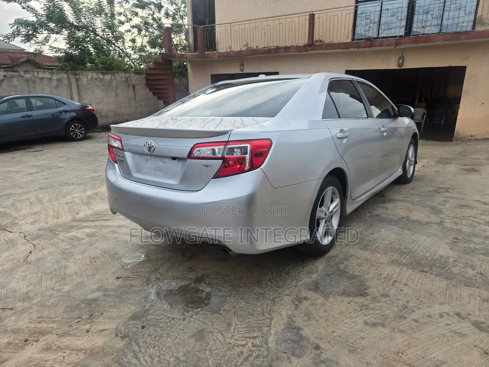 Toyota Camry SE Sport 4dr Sedan w/Prod. End 11/13 (2.5L 4cyl 6A) 2014