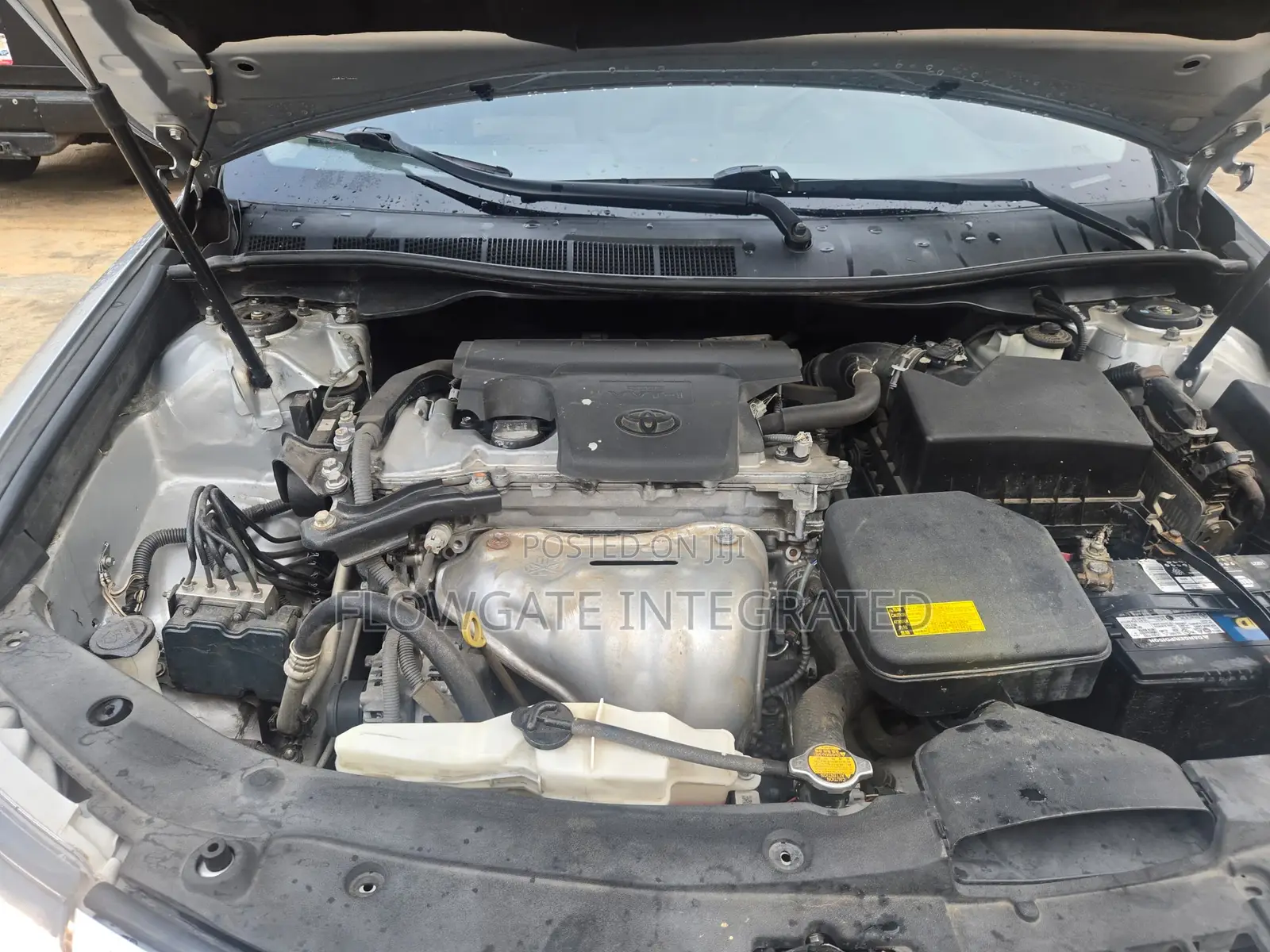 Toyota Camry SE Sport 4dr Sedan w/Prod. End 11/13 (2.5L 4cyl 6A) 2014