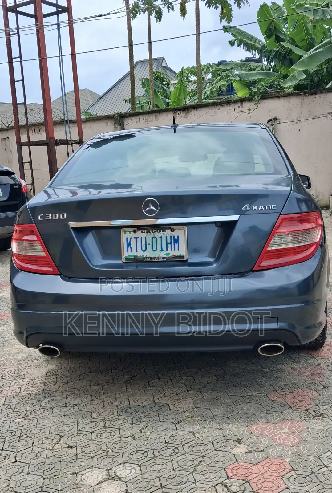 Mercedes-Benz C300 2011 Gray