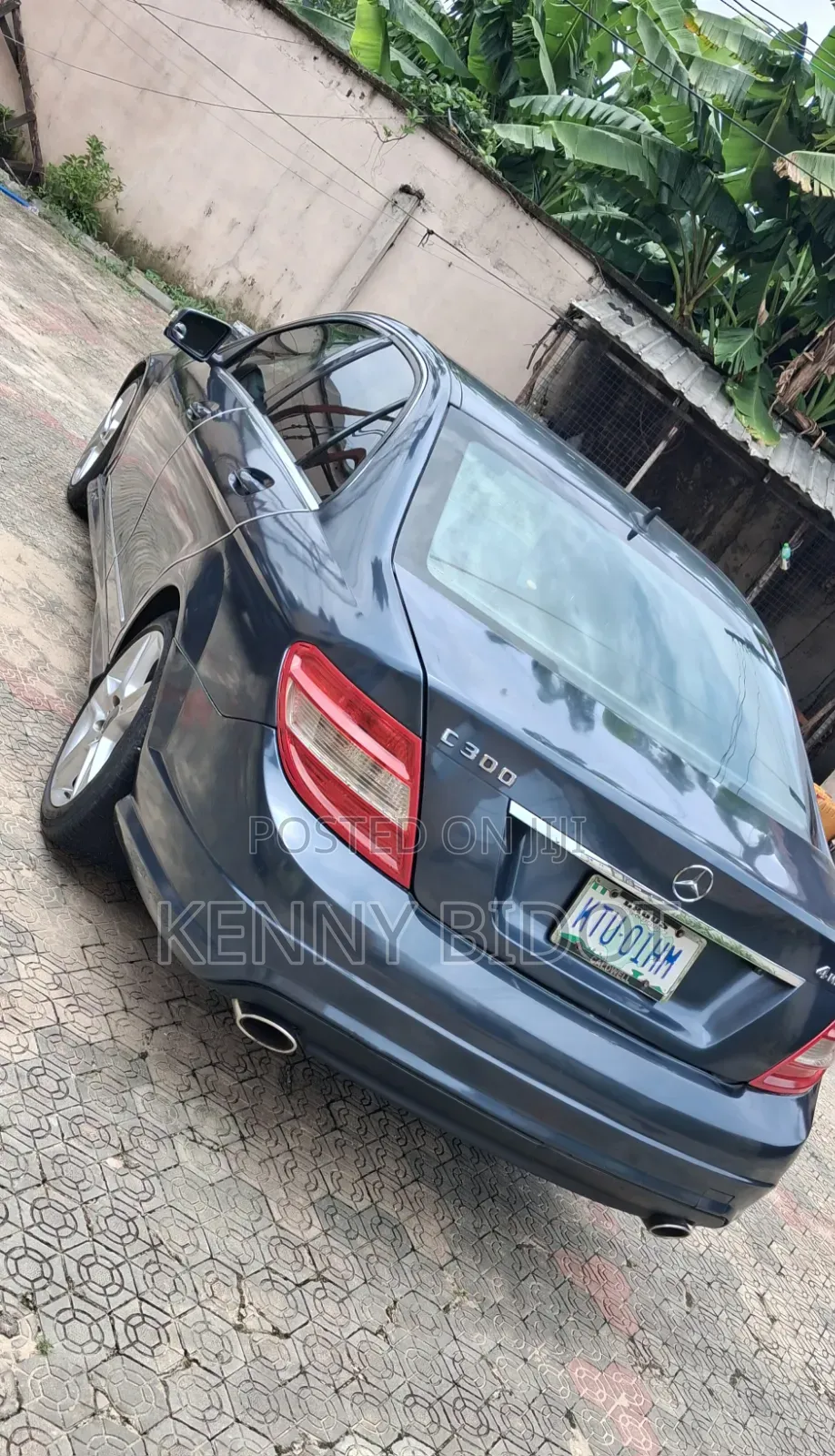 Mercedes-Benz C300 2011 Gray