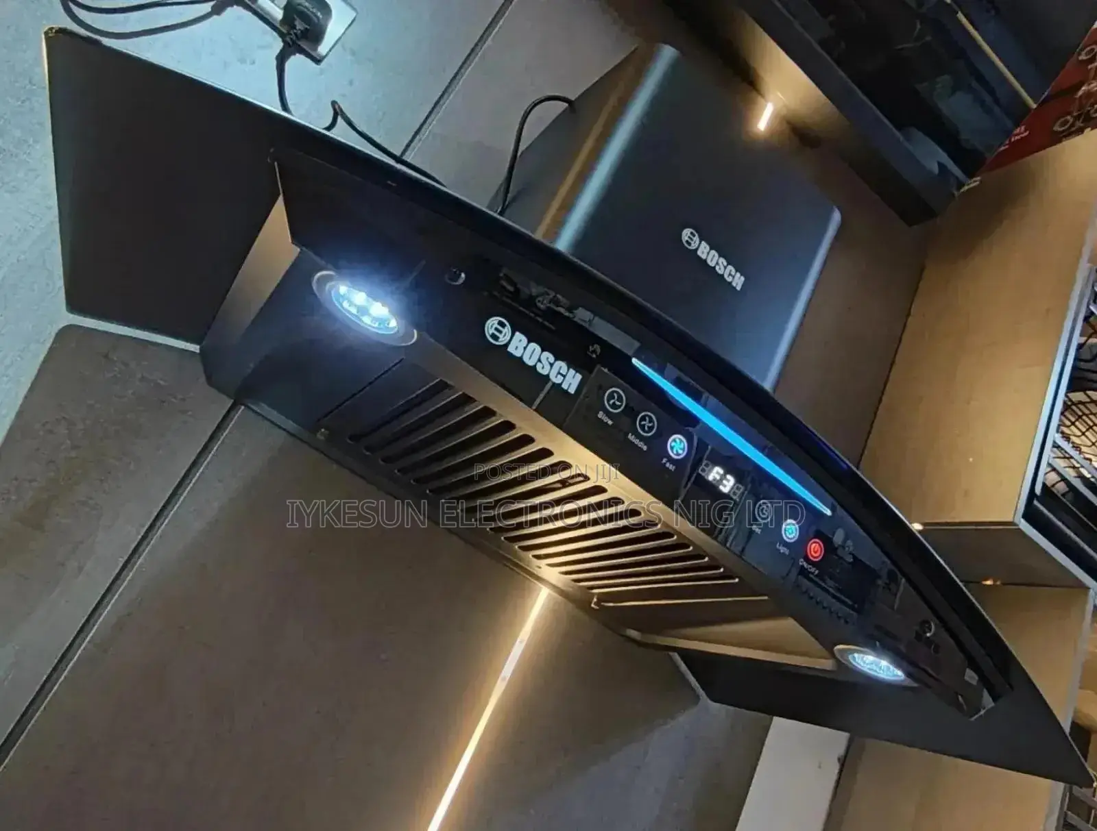Quality Bosch Premium Luxury 90cm Curved Smart Inverter Range Hood