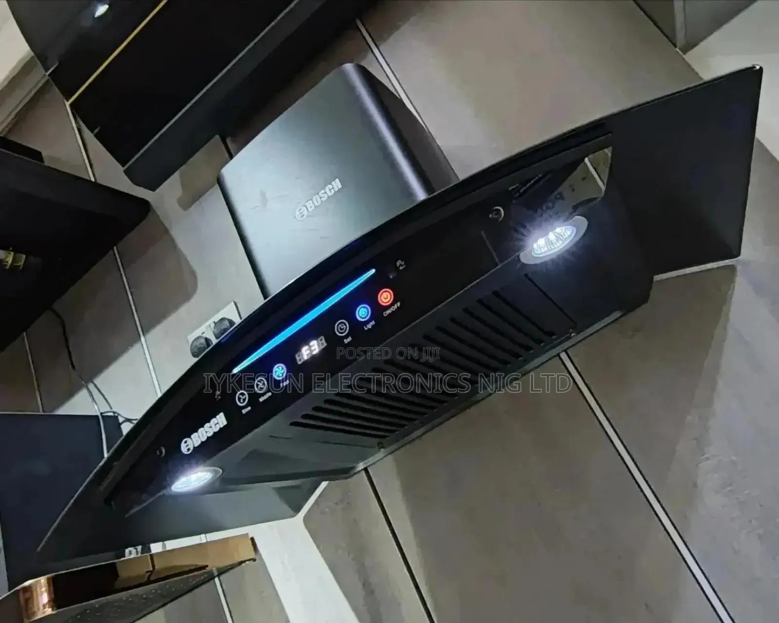 Quality Bosch Premium Luxury 90cm Curved Smart Inverter Range Hood