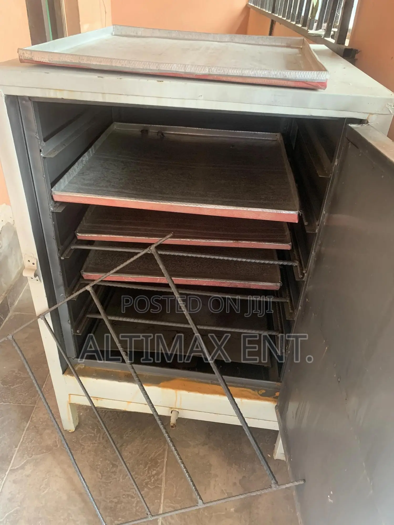 Commercial Gas Oven With Trays