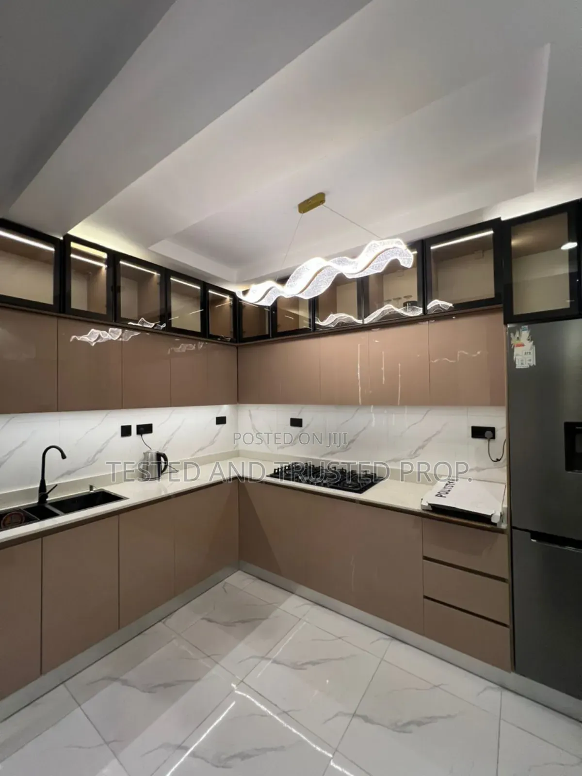 Furnished 2bdrm Apartment in Vi, Akin Adesola for rent