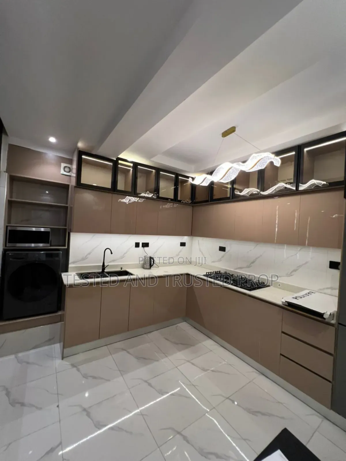 Furnished 2bdrm Apartment in Vi, Akin Adesola for rent