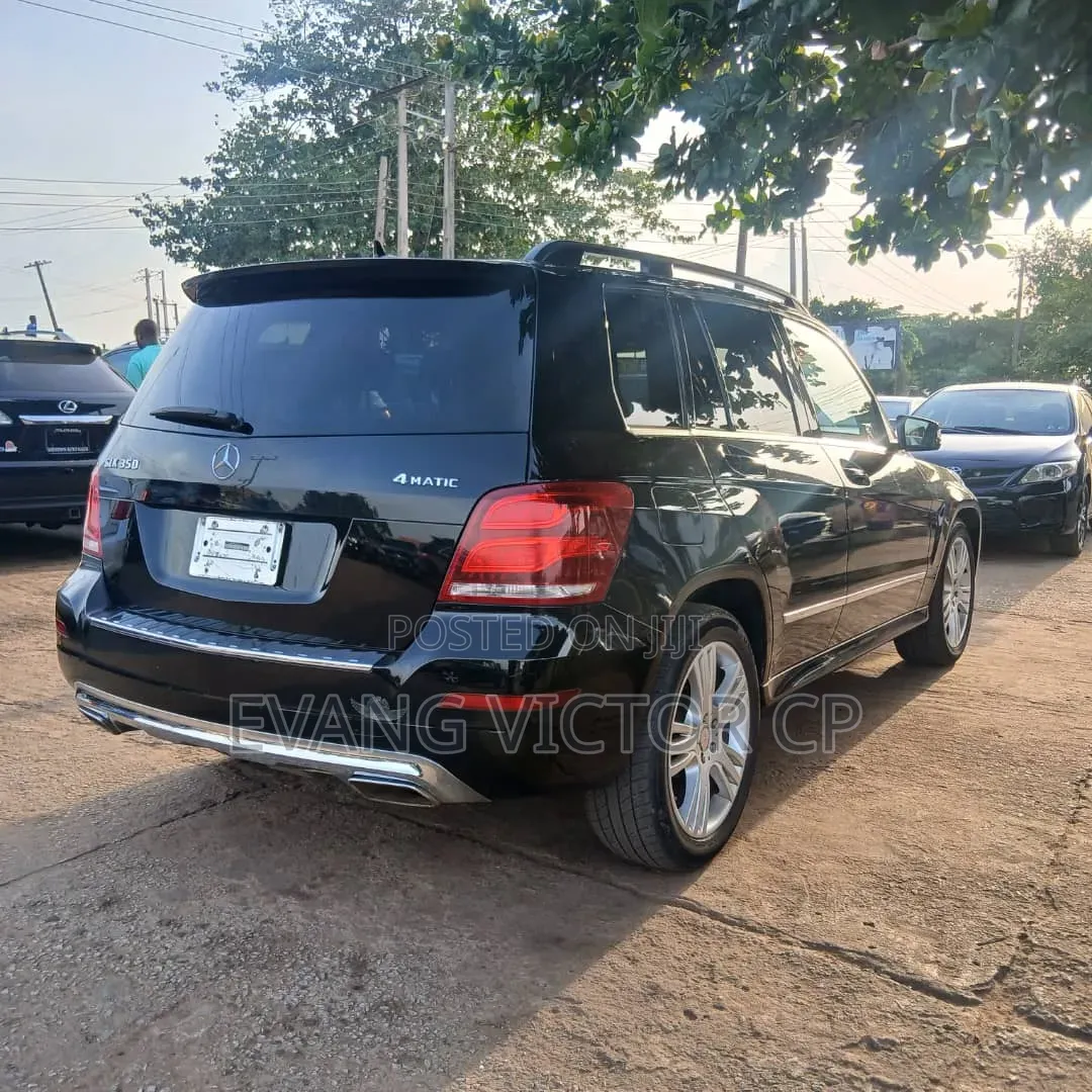 Mercedes-Benz GLK-Class Base GLK 350 4dr AWD 4MATIC (3.5L 6cyl 7A) 2015