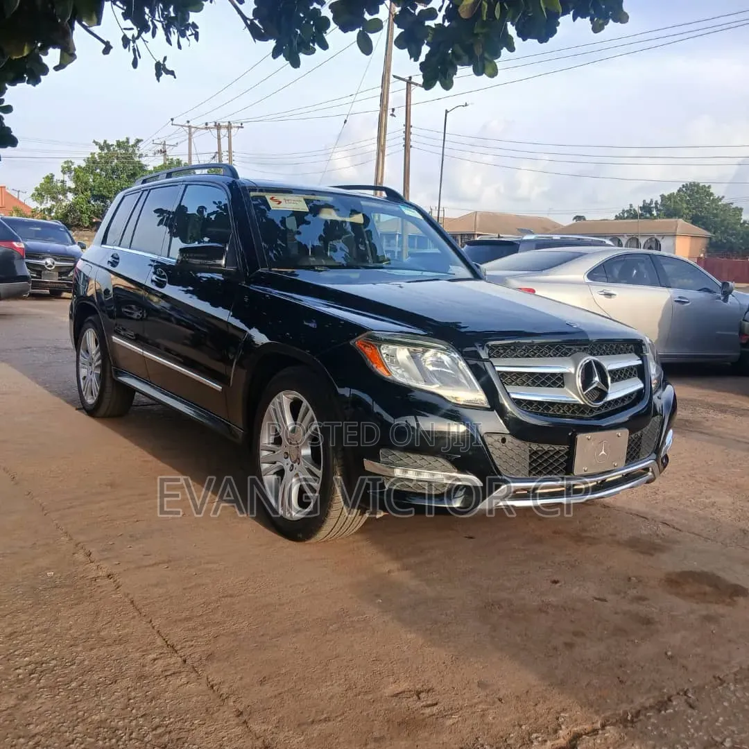 Mercedes-Benz GLK-Class Base GLK 350 4dr AWD 4MATIC (3.5L 6cyl 7A) 2015