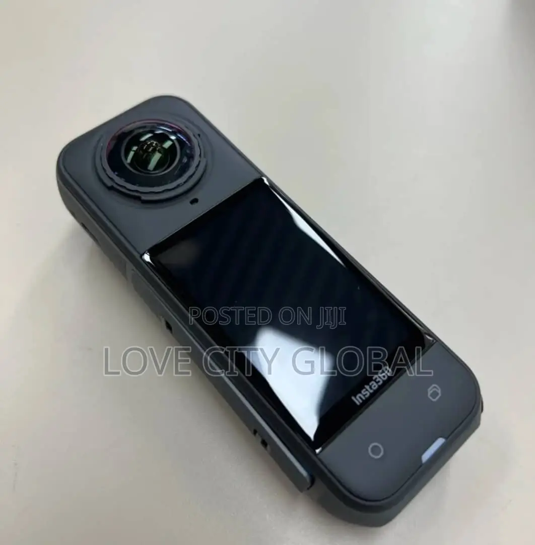 Insta360 X5 360° Action Camera –Essential Bundle Dual Battery Kit