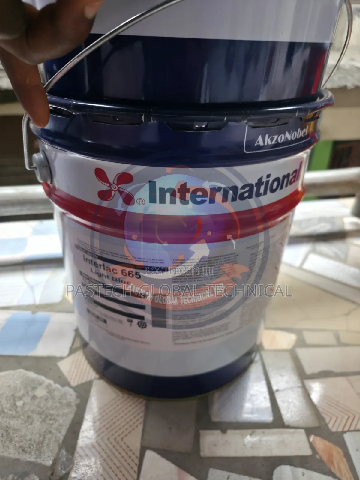 International Interlac 665 (Light Blue)