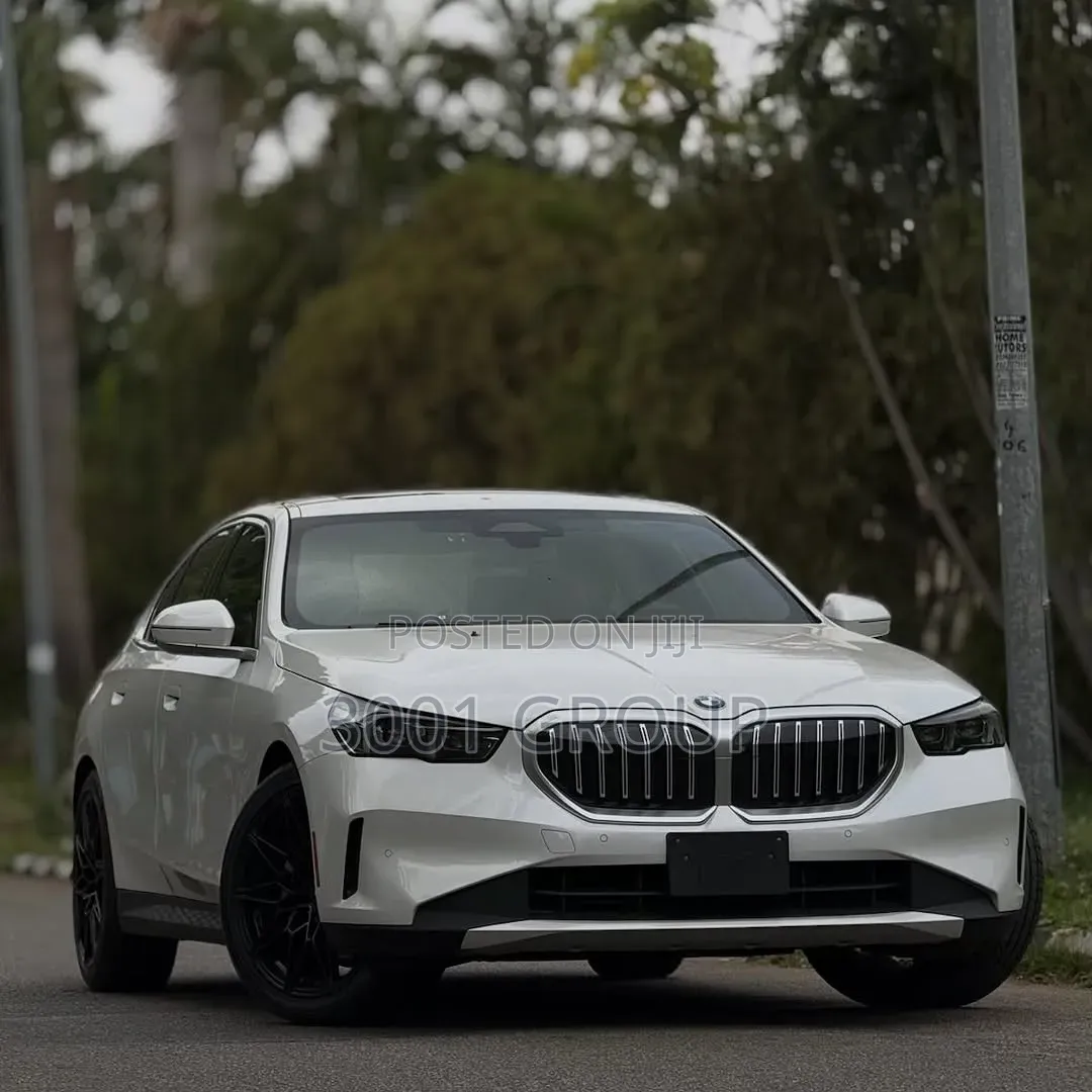 BMW 530i 2025 White