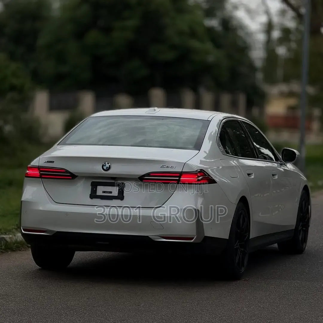 BMW 530i 2025 White